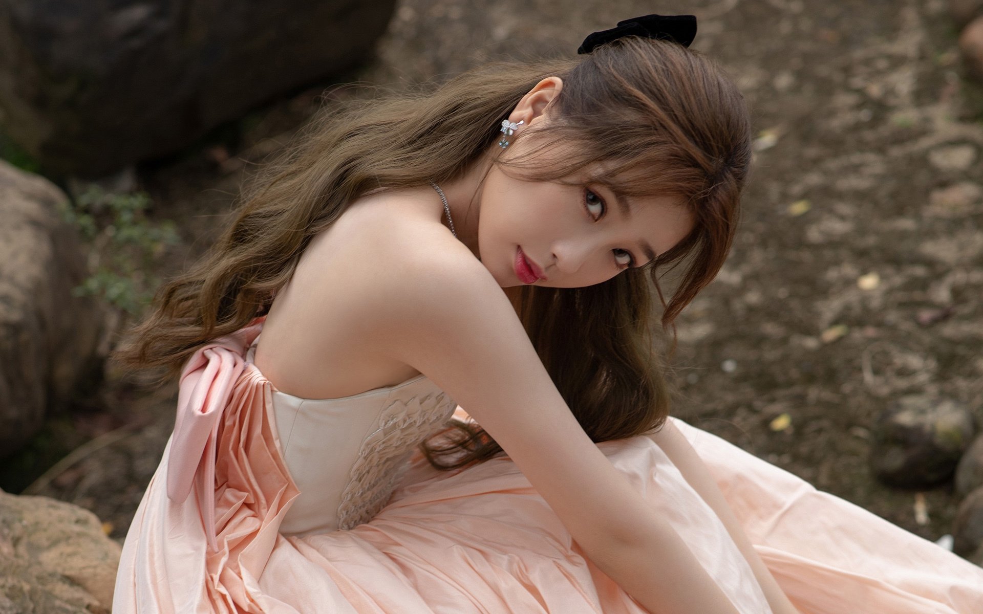 《电竞冠军的秘密武器：战术分析与团队协作》，电竞游戏职业选手冠军